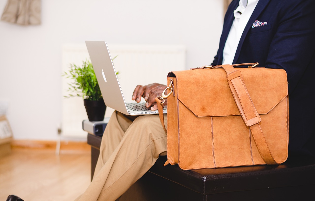 bereiten sie sich auf die geburt vor mit unserem umfangreichen ratgeber für die perfekte krankenhaus-tasche. entdecken sie die wichtigsten essentials, die sie für ihren aufenthalt im krankenhaus benötigen, und sorgen sie dafür, dass sie alles dabei haben, was sie und ihr baby für einen reibungslosen start brauchen.