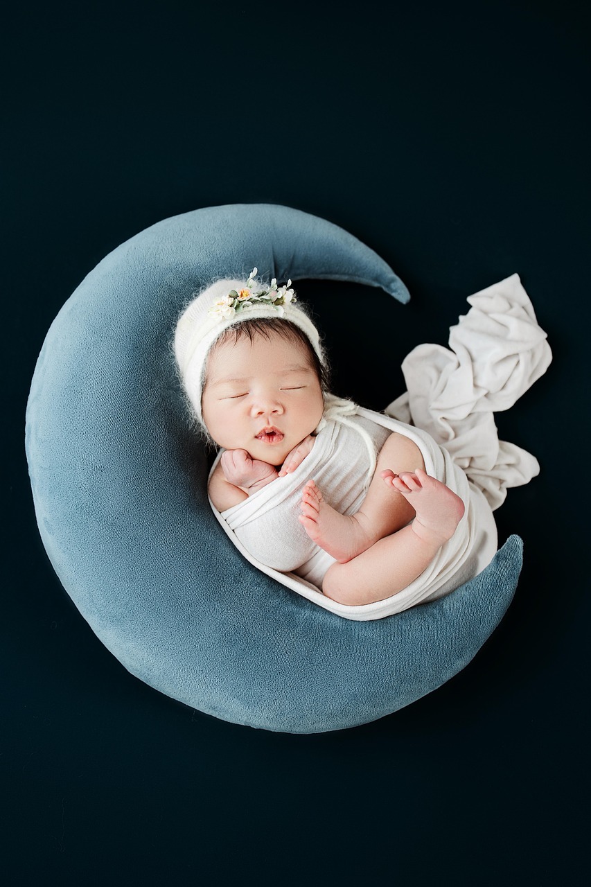 ein bezauberndes geschenkset für neugeborene, perfekt zur begrüßung des neuen familienmitglieds mit liebevollen und nützlichen artikeln.